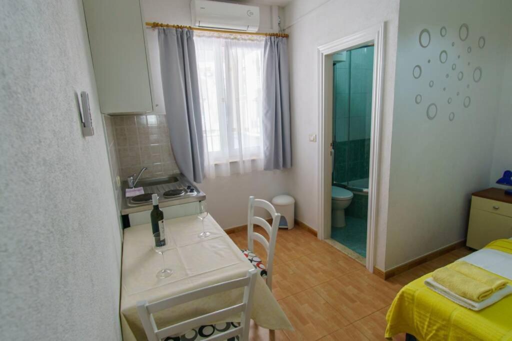 Lovely Studio Apartment For 2 Free Private Parking Makarska Eksteriør billede